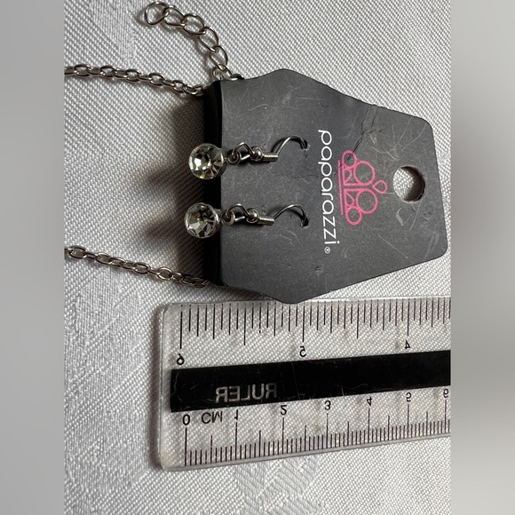 Purple rheistones silver tone Necklace earrings set by Paparazzi 18"+3" - Picture 8 of 9